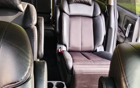 Nissan Elgrand III, 2018 год, 2 900 000 рублей, 10 фотография