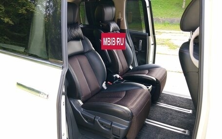 Nissan Elgrand III, 2018 год, 2 900 000 рублей, 7 фотография