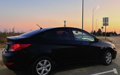 Hyundai Solaris II рестайлинг, 2013 год, 750 000 рублей, 3 фотография