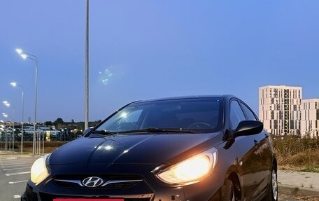 Hyundai Solaris II рестайлинг, 2013 год, 750 000 рублей, 2 фотография