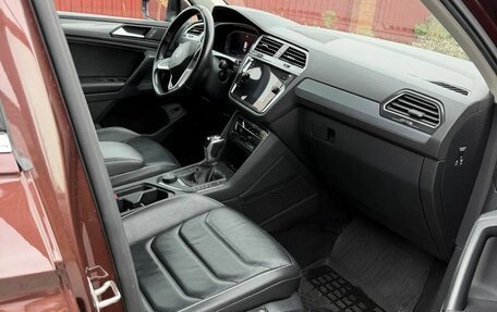 Volkswagen Tiguan II, 2021 год, 2 870 000 рублей, 13 фотография