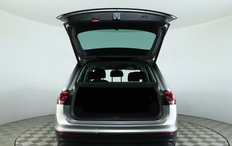 Volkswagen Tiguan II, 2018 год, 1 998 000 рублей, 8 фотография