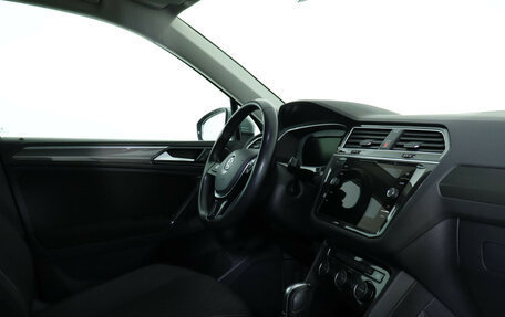 Volkswagen Tiguan II, 2018 год, 1 998 000 рублей, 11 фотография