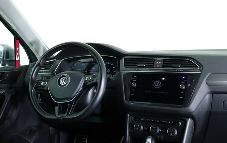Volkswagen Tiguan II, 2018 год, 1 998 000 рублей, 12 фотография
