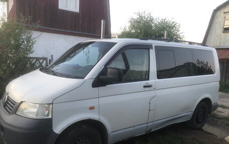 Volkswagen Caravelle T5, 2004 год, 800 000 рублей, 2 фотография