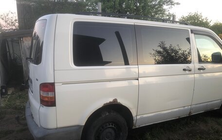 Volkswagen Caravelle T5, 2004 год, 800 000 рублей, 4 фотография