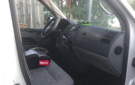 Volkswagen Caravelle T5, 2004 год, 800 000 рублей, 8 фотография