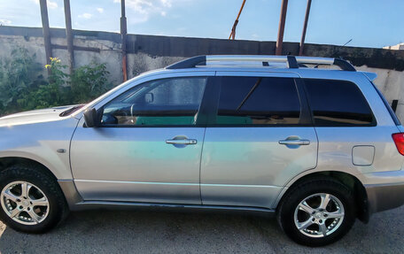 Mitsubishi Outlander III рестайлинг 3, 2006 год, 725 000 рублей, 3 фотография