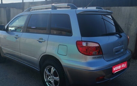 Mitsubishi Outlander III рестайлинг 3, 2006 год, 725 000 рублей, 2 фотография