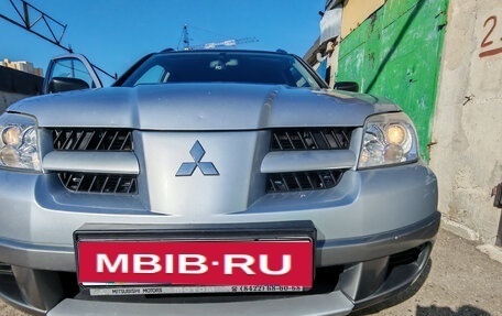 Mitsubishi Outlander III рестайлинг 3, 2006 год, 725 000 рублей, 9 фотография