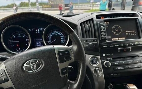 Toyota Land Cruiser 200, 2010 год, 2 550 000 рублей, 2 фотография