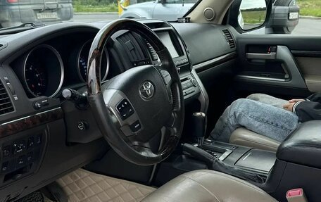 Toyota Land Cruiser 200, 2010 год, 2 550 000 рублей, 3 фотография