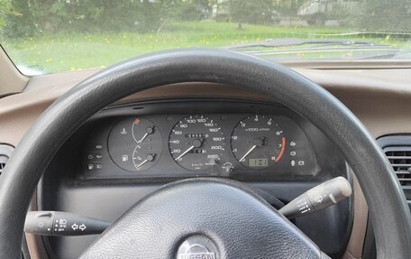 Nissan Primera II рестайлинг, 1992 год, 260 000 рублей, 3 фотография