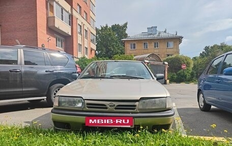 Nissan Primera II рестайлинг, 1992 год, 260 000 рублей, 13 фотография