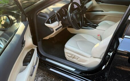Toyota Camry, 2021 год, 3 050 000 рублей, 7 фотография