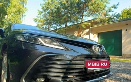 Toyota Camry, 2021 год, 3 050 000 рублей, 5 фотография