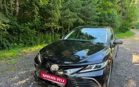 Toyota Camry, 2021 год, 3 050 000 рублей, 8 фотография