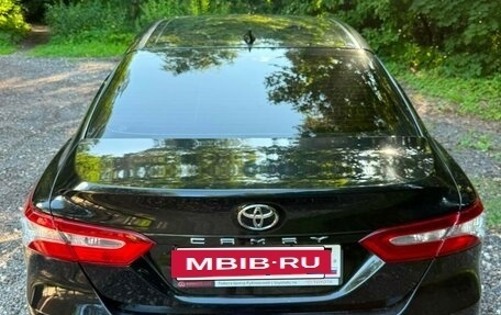 Toyota Camry, 2021 год, 3 050 000 рублей, 2 фотография