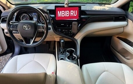 Toyota Camry, 2021 год, 3 050 000 рублей, 13 фотография