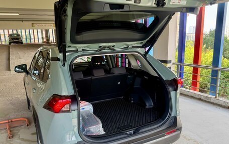 Toyota RAV4, 2020 год, 3 250 000 рублей, 9 фотография