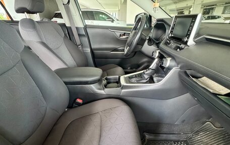 Toyota RAV4, 2020 год, 3 250 000 рублей, 12 фотография