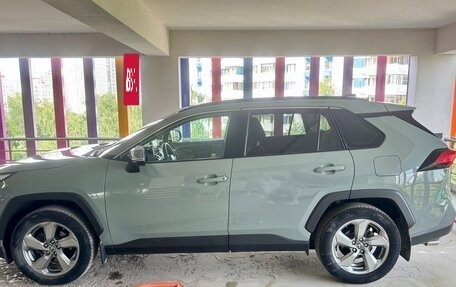Toyota RAV4, 2020 год, 3 250 000 рублей, 5 фотография