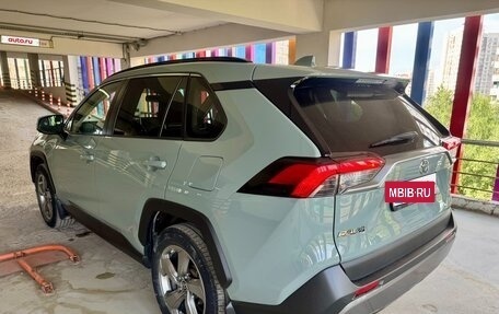 Toyota RAV4, 2020 год, 3 250 000 рублей, 6 фотография