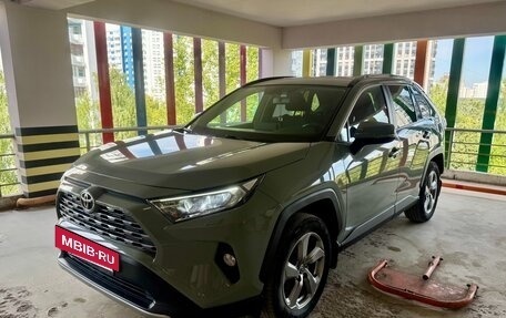 Toyota RAV4, 2020 год, 3 250 000 рублей, 3 фотография