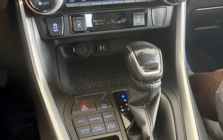 Toyota RAV4, 2020 год, 3 250 000 рублей, 19 фотография