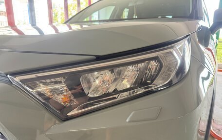 Toyota RAV4, 2020 год, 3 250 000 рублей, 21 фотография