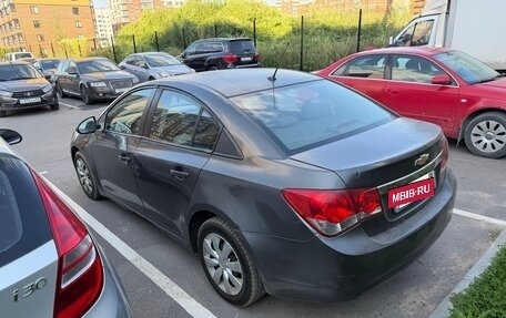 Chevrolet Cruze II, 2010 год, 349 000 рублей, 3 фотография