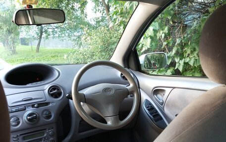 Toyota Platz, 2000 год, 145 000 рублей, 2 фотография