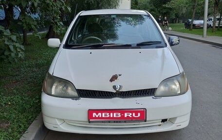 Toyota Platz, 2000 год, 145 000 рублей, 1 фотография