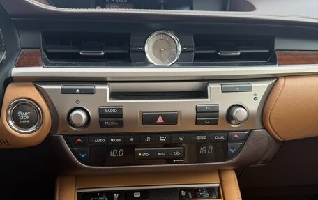 Lexus ES VII, 2016 год, 2 950 000 рублей, 24 фотография