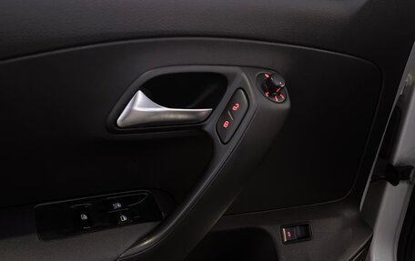 Volkswagen Polo VI (EU Market), 2013 год, 750 000 рублей, 9 фотография