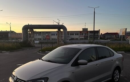 Volkswagen Polo VI (EU Market), 2013 год, 750 000 рублей, 2 фотография
