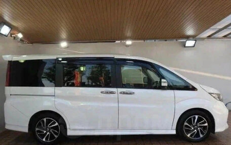 Honda Stepwgn IV, 2017 год, 1 310 007 рублей, 7 фотография