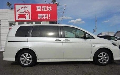 Toyota ISis I, 2013 год, 890 007 рублей, 4 фотография