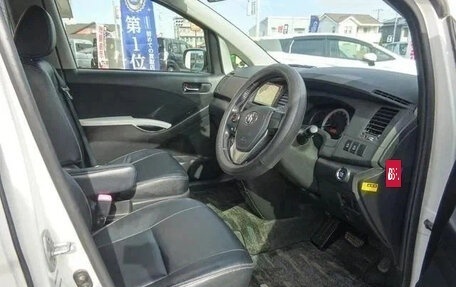 Toyota ISis I, 2013 год, 890 007 рублей, 15 фотография