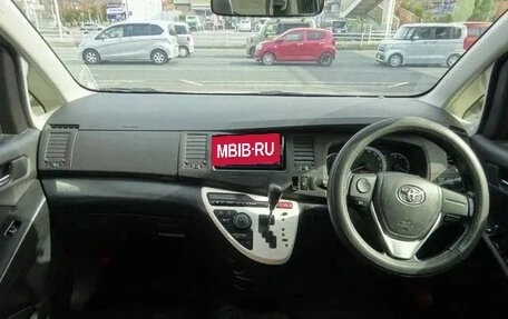 Toyota ISis I, 2013 год, 890 007 рублей, 10 фотография