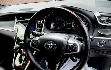 Toyota Harrier, 2018 год, 1 842 000 рублей, 8 фотография