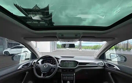 Volkswagen T-Cross I, 2021 год, 1 290 222 рублей, 10 фотография