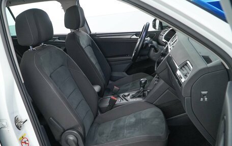 Volkswagen Tiguan II, 2018 год, 2 389 000 рублей, 8 фотография