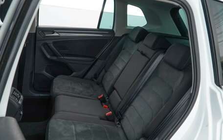 Volkswagen Tiguan II, 2018 год, 2 389 000 рублей, 9 фотография