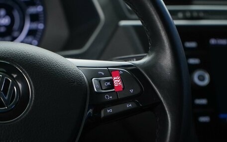 Volkswagen Tiguan II, 2018 год, 2 389 000 рублей, 13 фотография