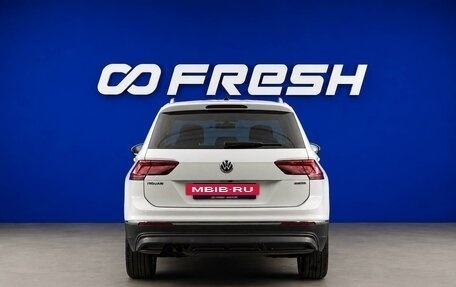 Volkswagen Tiguan II, 2018 год, 2 389 000 рублей, 4 фотография