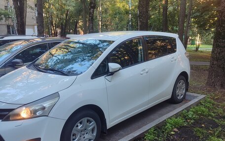 Toyota Verso I, 2013 год, 1 070 000 рублей, 2 фотография