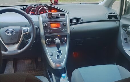 Toyota Verso I, 2013 год, 1 070 000 рублей, 5 фотография