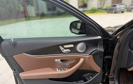 Mercedes-Benz E-Класс, 2021 год, 4 000 000 рублей, 17 фотография