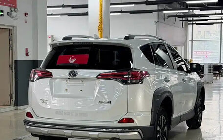 Toyota RAV4, 2019 год, 1 720 000 рублей, 6 фотография